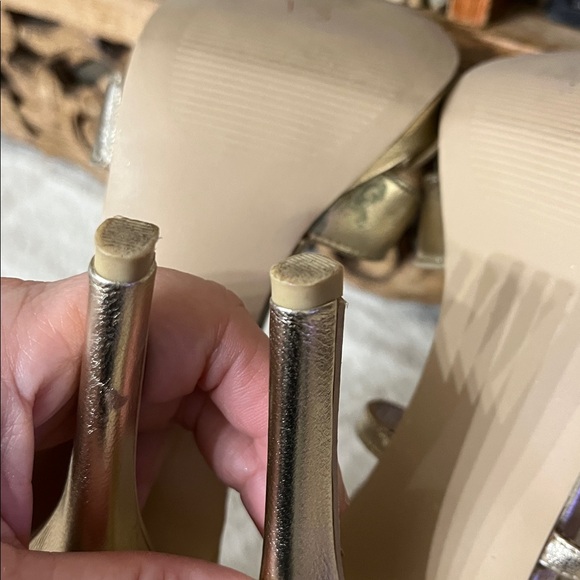 Lillygold03 Lilly Pulitzer Bella gold ankle strap leather heel sandals sz 6.5 - Picture 6 of 7